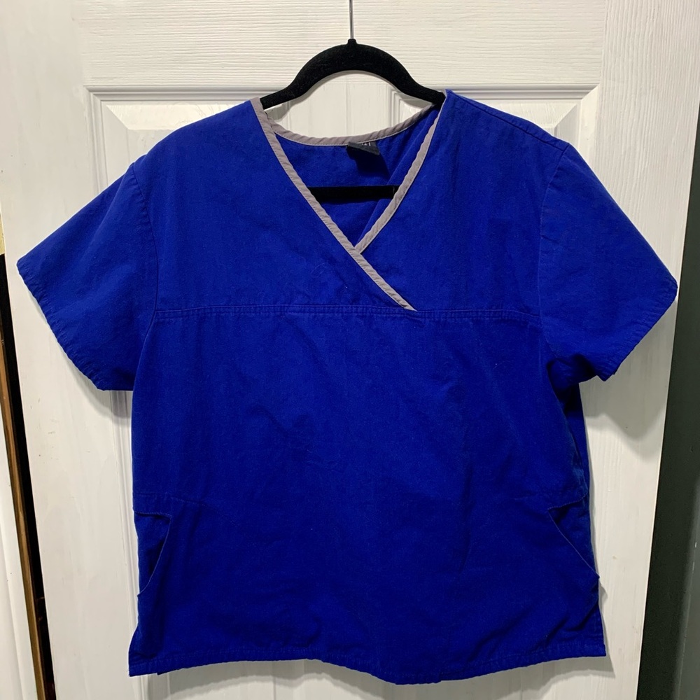 Unisex scrub top
